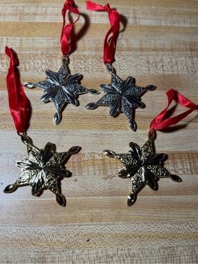 Regent Square 4 Star Ornaments - Silver & Gold